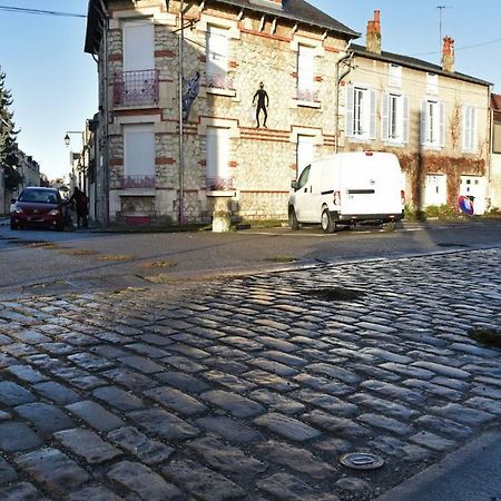 Le 11 Bis Villa Bourges Luaran gambar